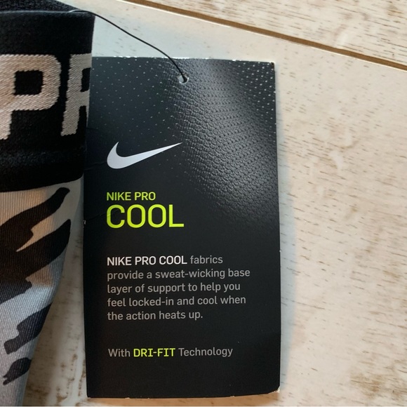 NWT Nike Pro Cool Workout Leggings - Picture 3 of 5